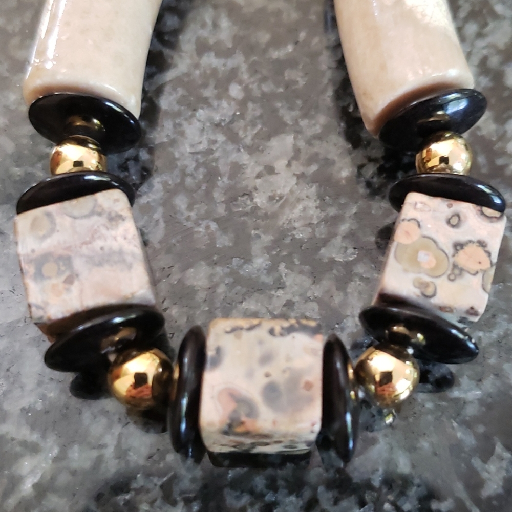 VTG beige Jasper, Onyx necklace - Picture 3 of 8